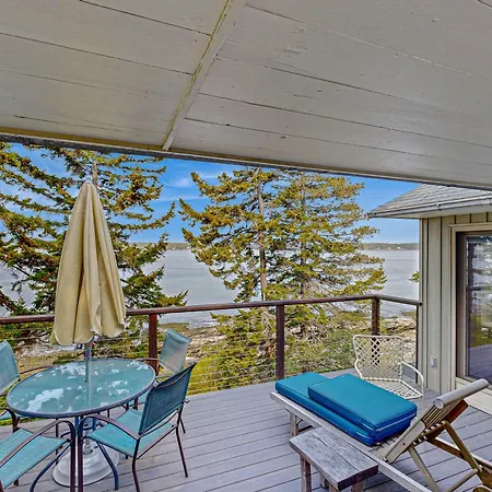 Maddock Cove Cabin